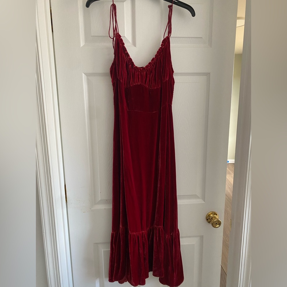 Reformation Oda Velvet Dress - Picture 4 of 9